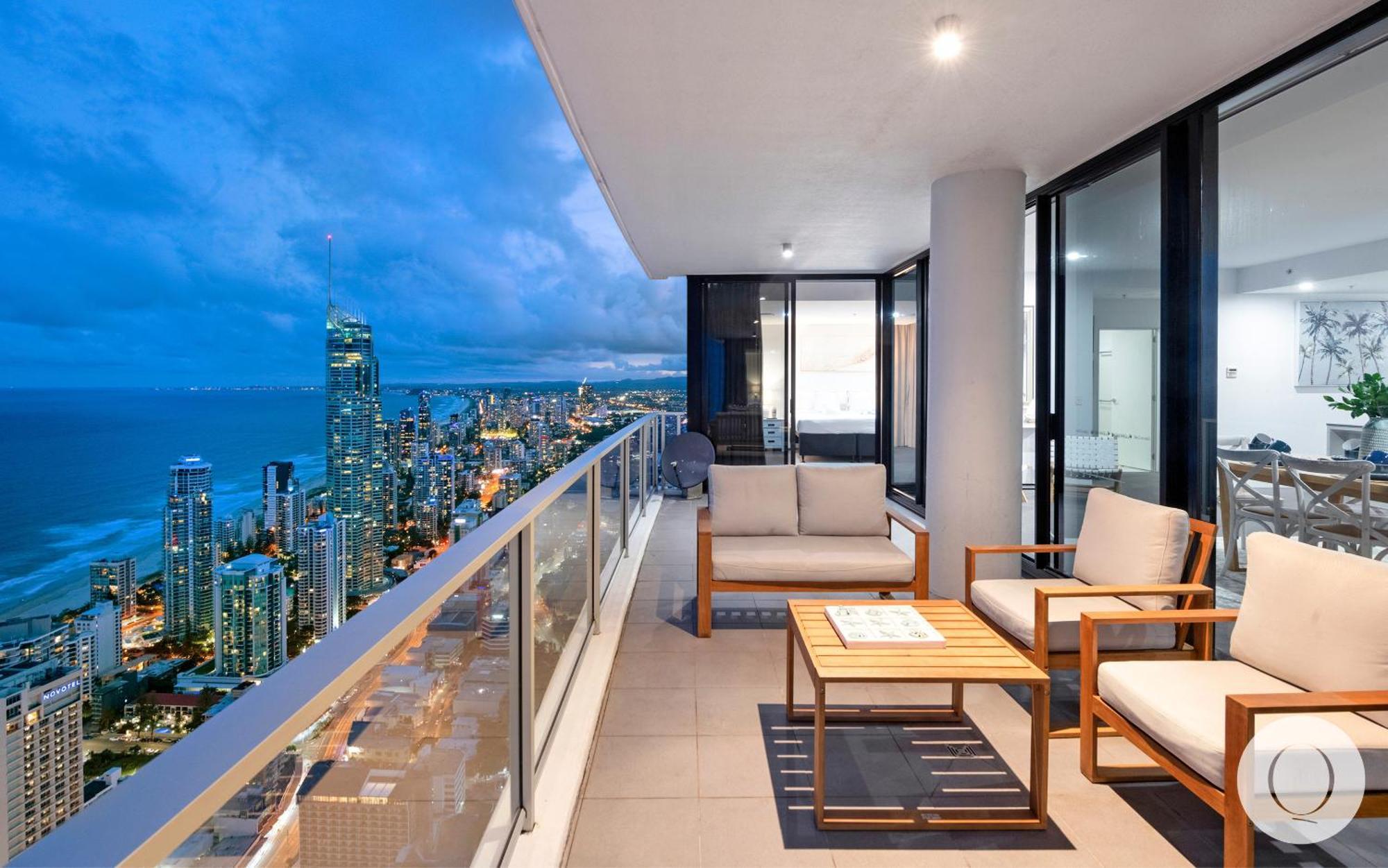 5 Bedroom Executive Sub Penthouse In The Heart Of Surfers With Full Ocean Views - Sleeps 12 - Circle On Cavill Amazing!! Gold Coast Exterior foto
