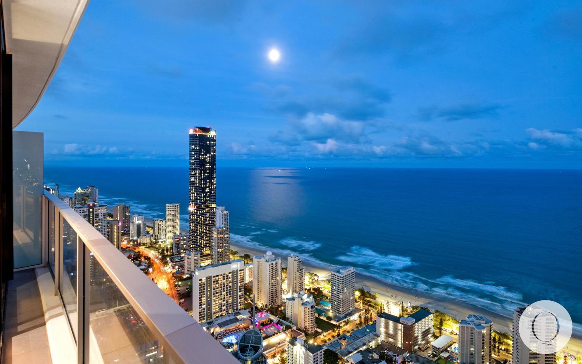 5 Bedroom Executive Sub Penthouse In The Heart Of Surfers With Full Ocean Views - Sleeps 12 - Circle On Cavill Amazing!! Gold Coast Exterior foto