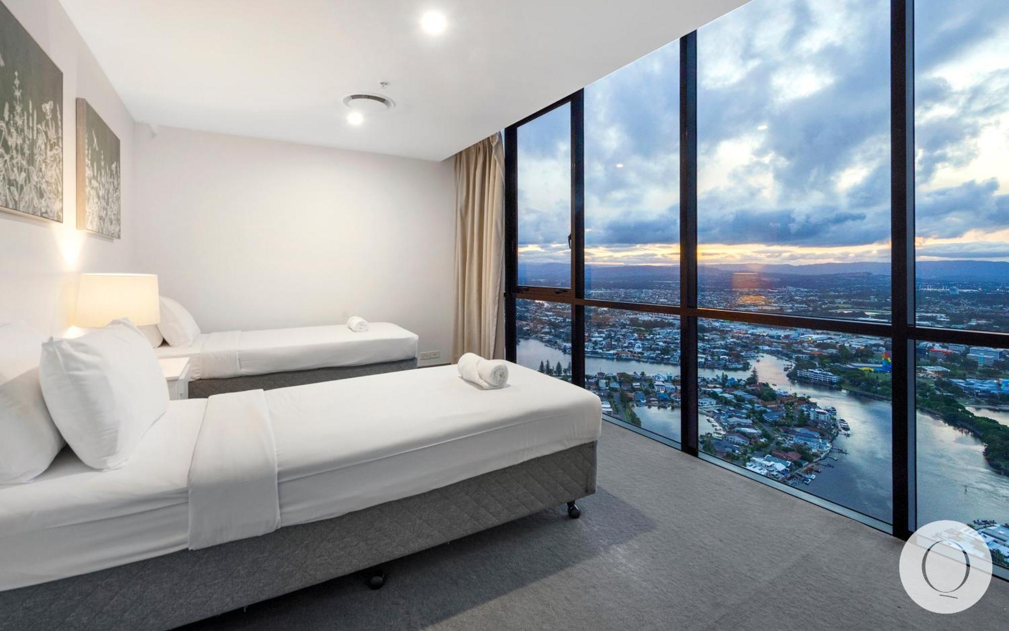 5 Bedroom Executive Sub Penthouse In The Heart Of Surfers With Full Ocean Views - Sleeps 12 - Circle On Cavill Amazing!! Gold Coast Exterior foto